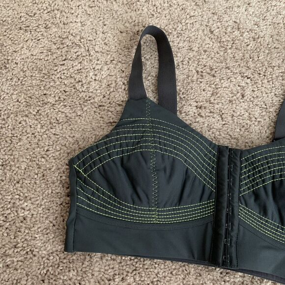 FABLETICS Ines Gray Green Sports Bra Low Impact Front Closure Size Medium NWT - Picture 6 of 9